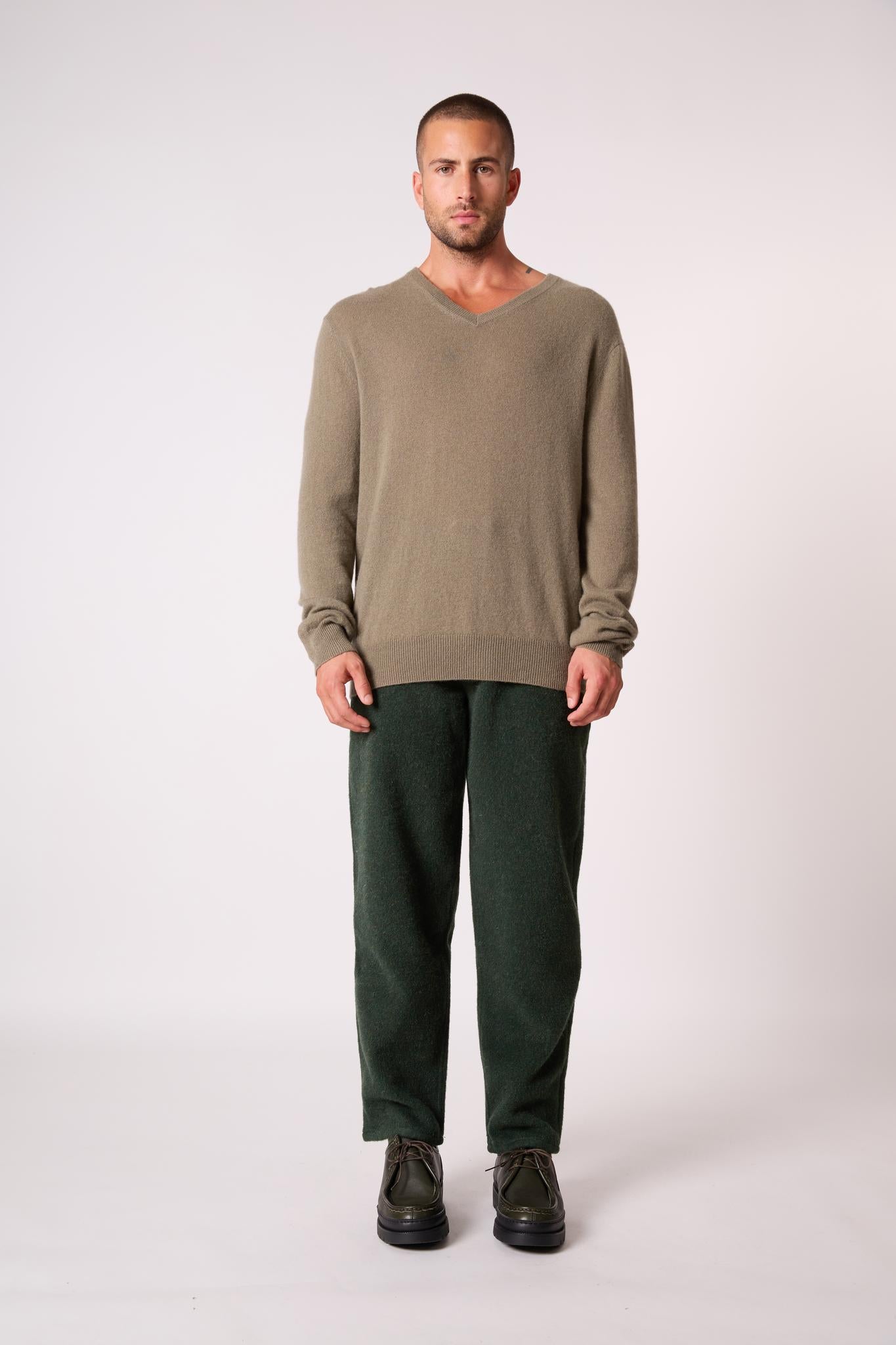 ALEXANDER pull col v  army 100% cachemire