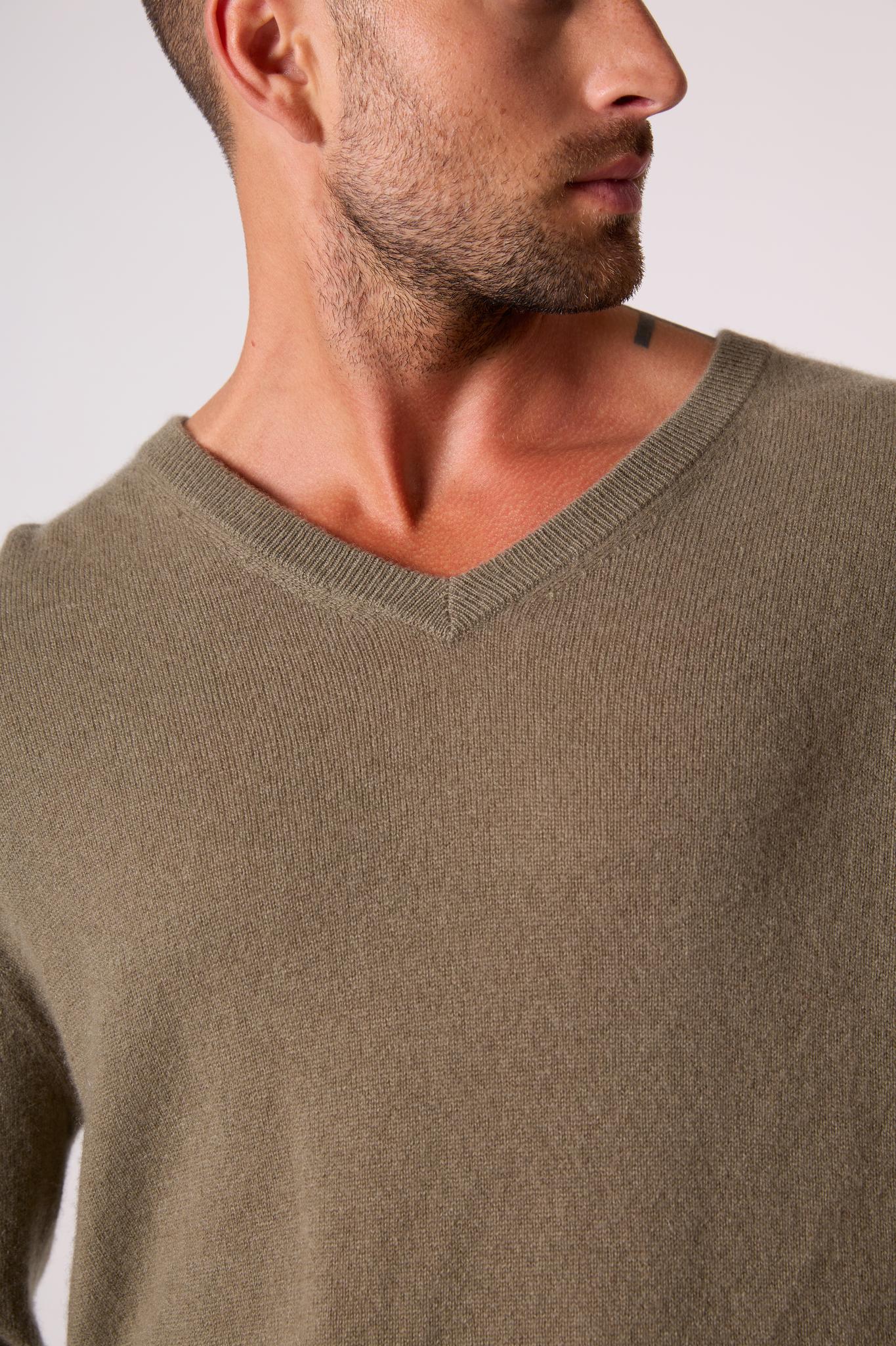 ALEXANDER pull col v  army 100% cachemire