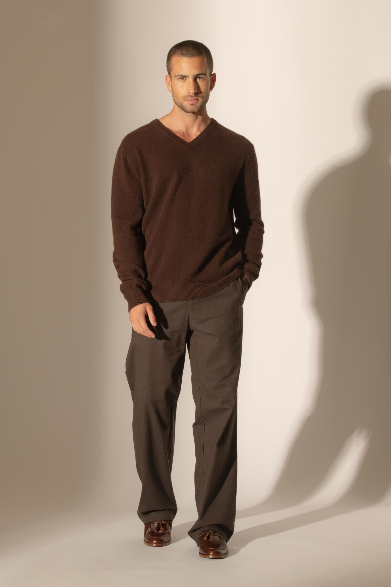 ALEXANDER pull col v  choco 100% cachemire