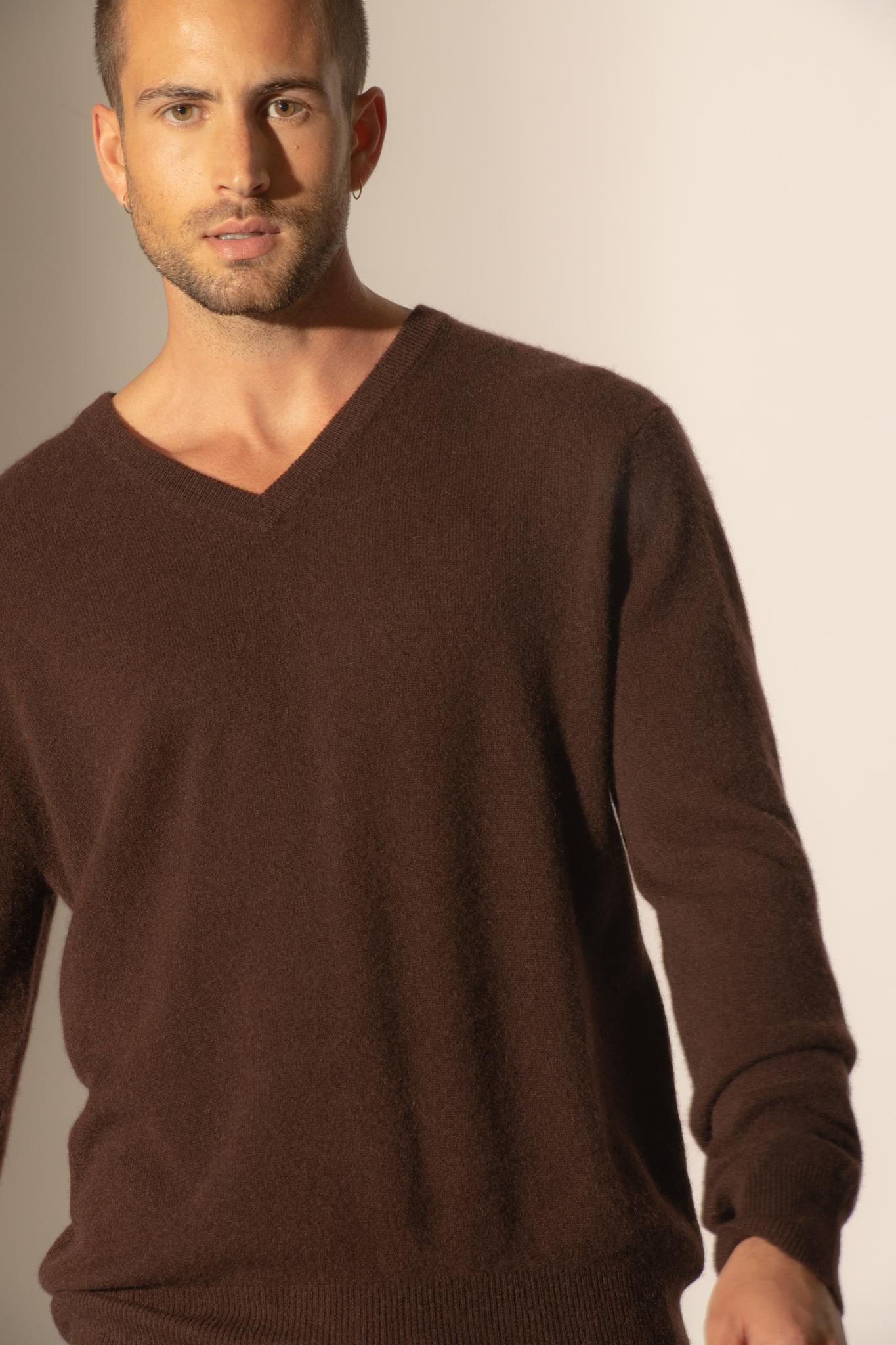 ALEXANDER pull col v  choco 100% cachemire