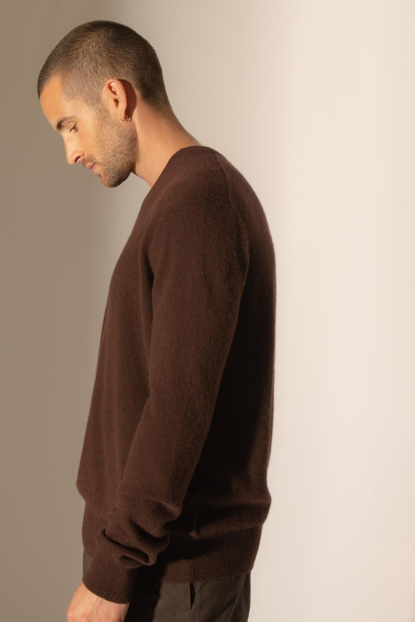 ALEXANDER pull col v  choco 100% cachemire