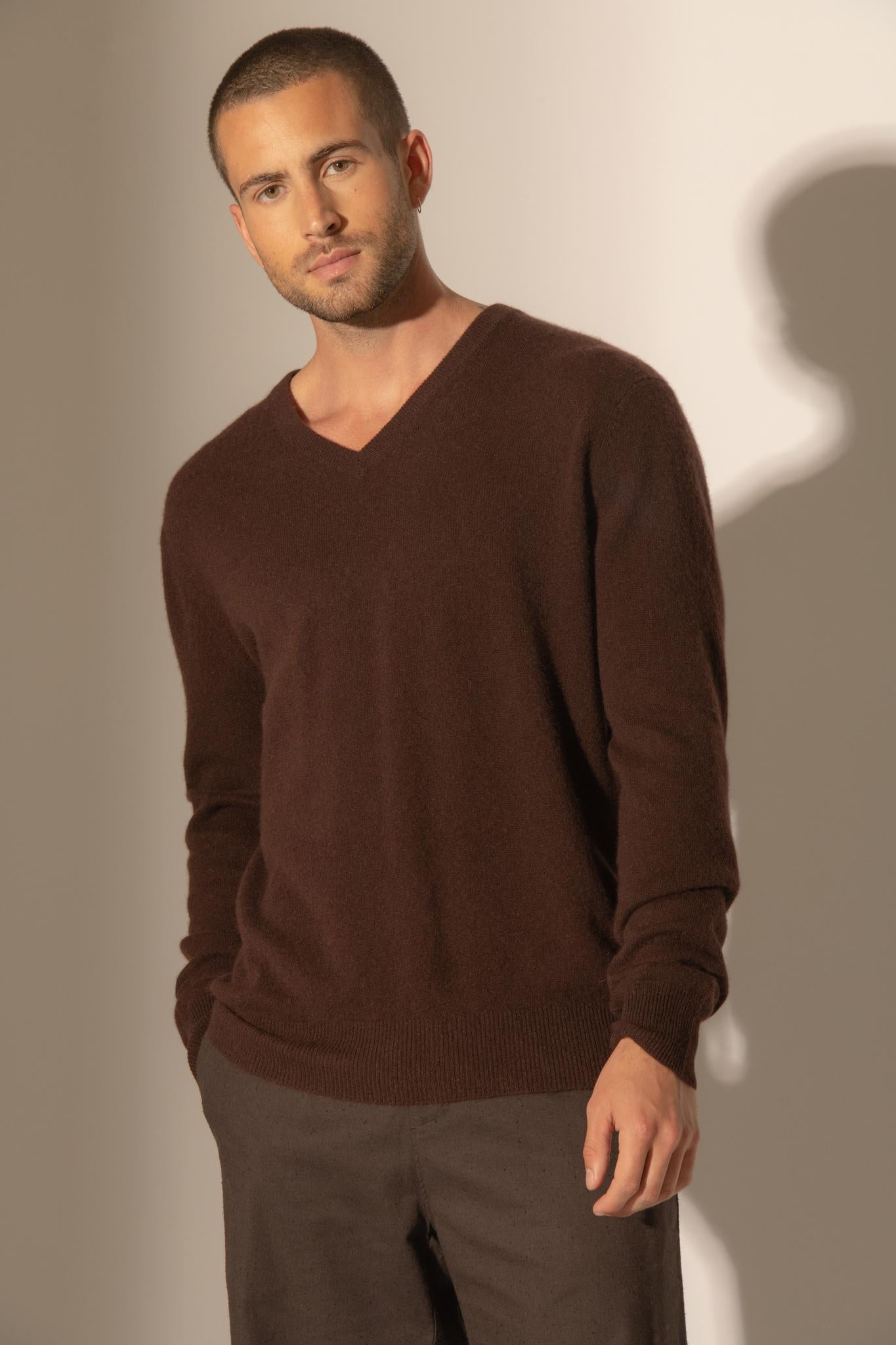 ALEXANDER pull col v  choco 100% cachemire