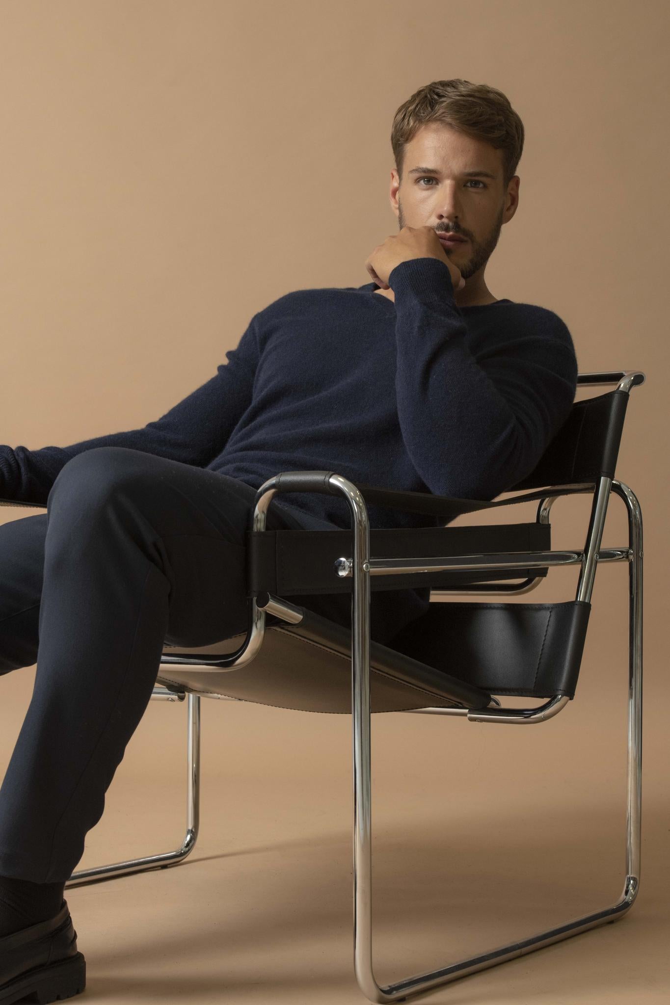 ALEXANDER pull col v  navy 100% cachemire