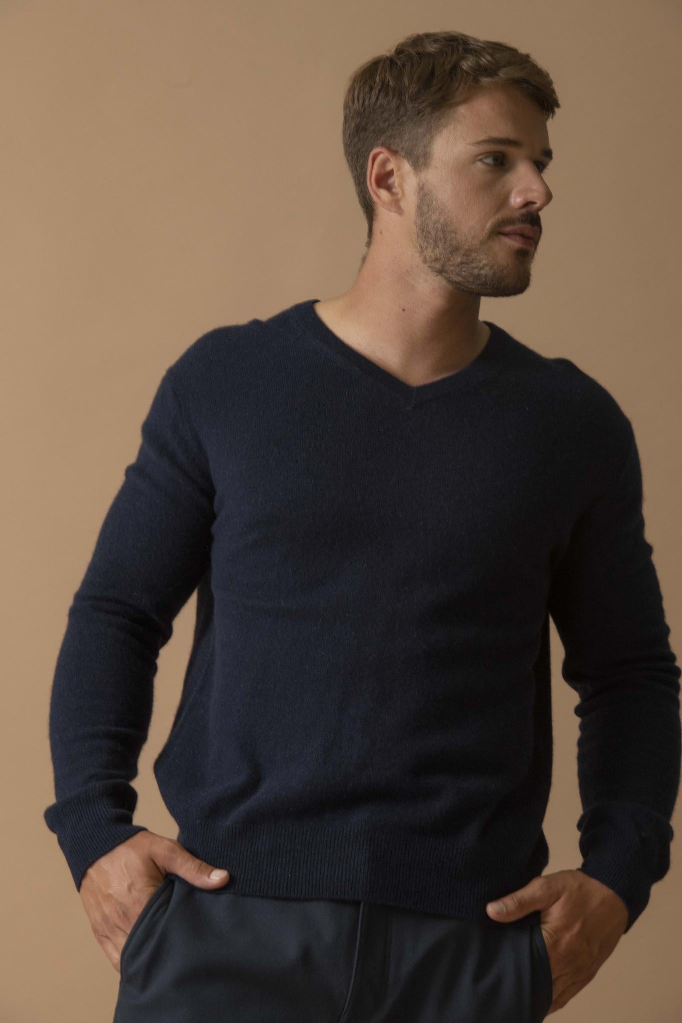 ALEXANDER pull col v  navy 100% cachemire
