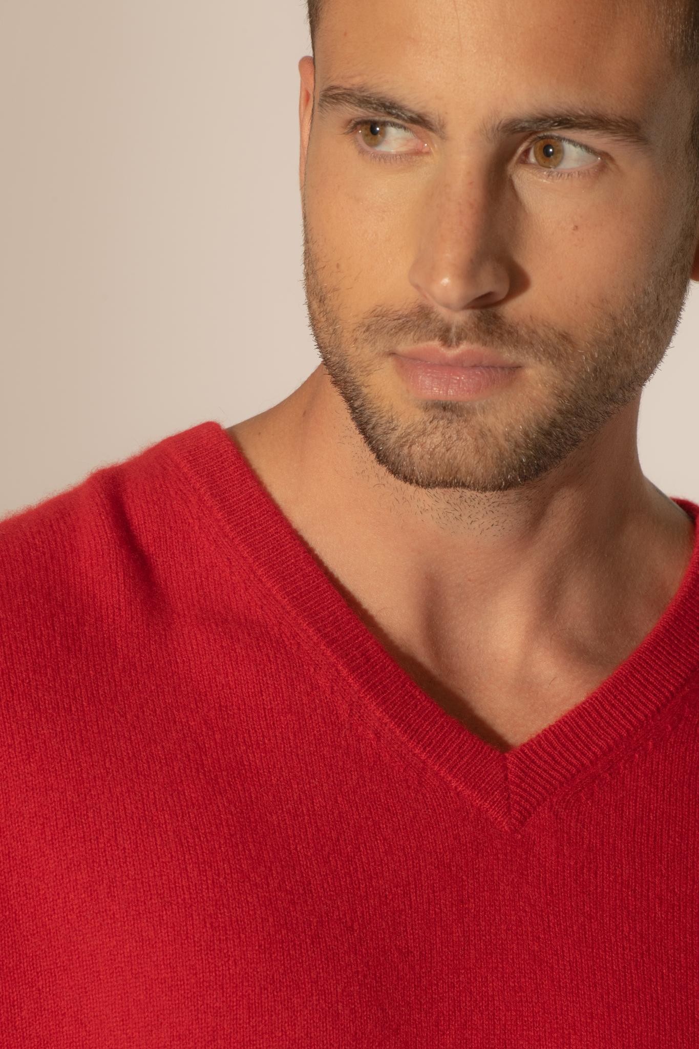 ALEXANDER pull col v  rouge 100% cachemire