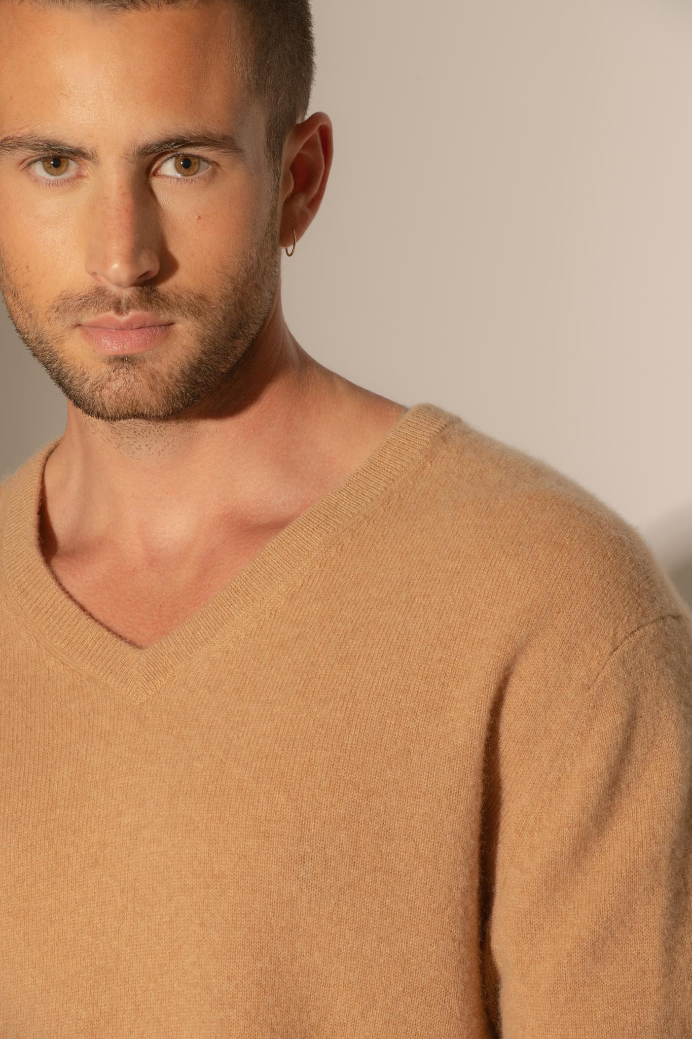 ALEXANDER pull col v  sahara 100% cachemire