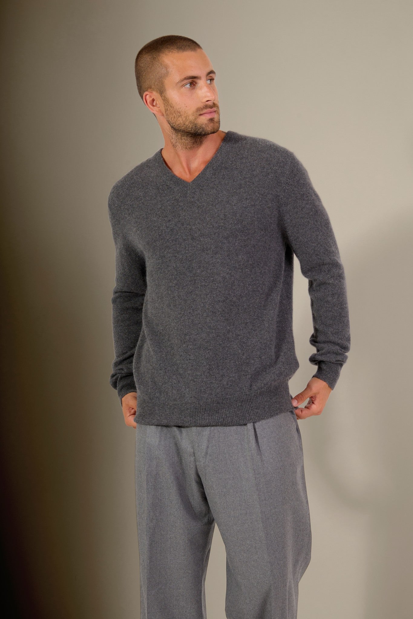 alexander pull col v anthracite chiné 100% cachemire