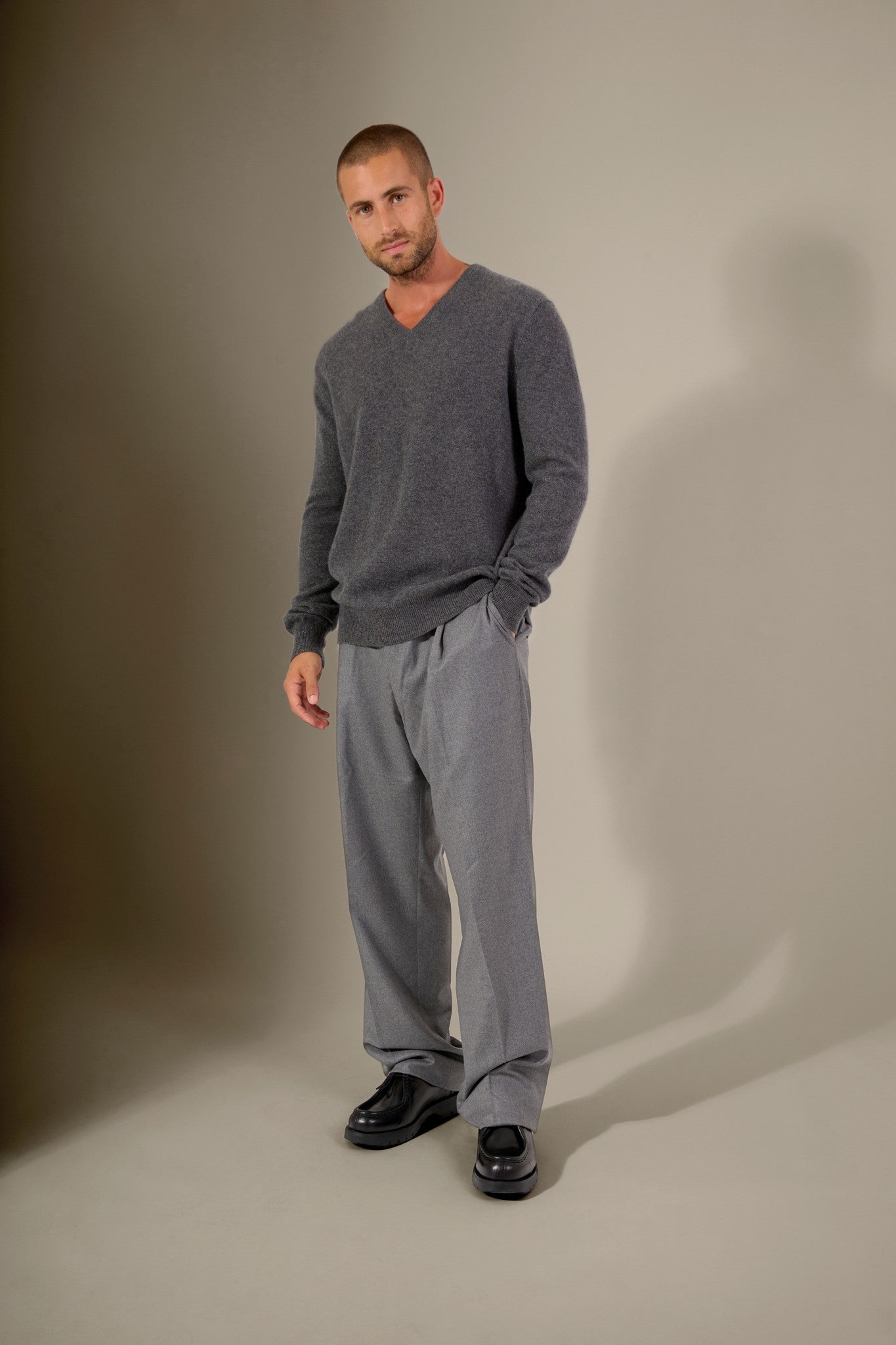 alexander pull col v anthracite chiné 100% cachemire