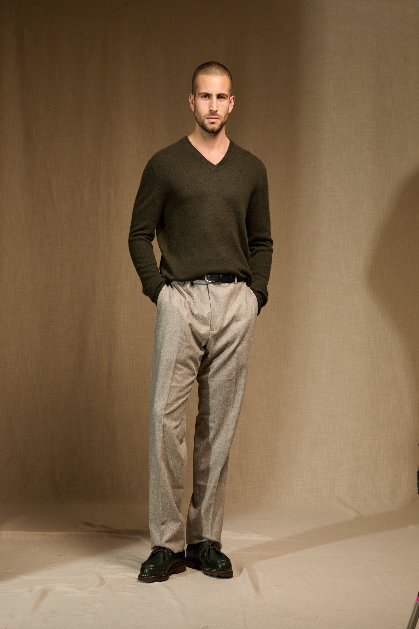 alexander pull col v chatain 100% cachemire