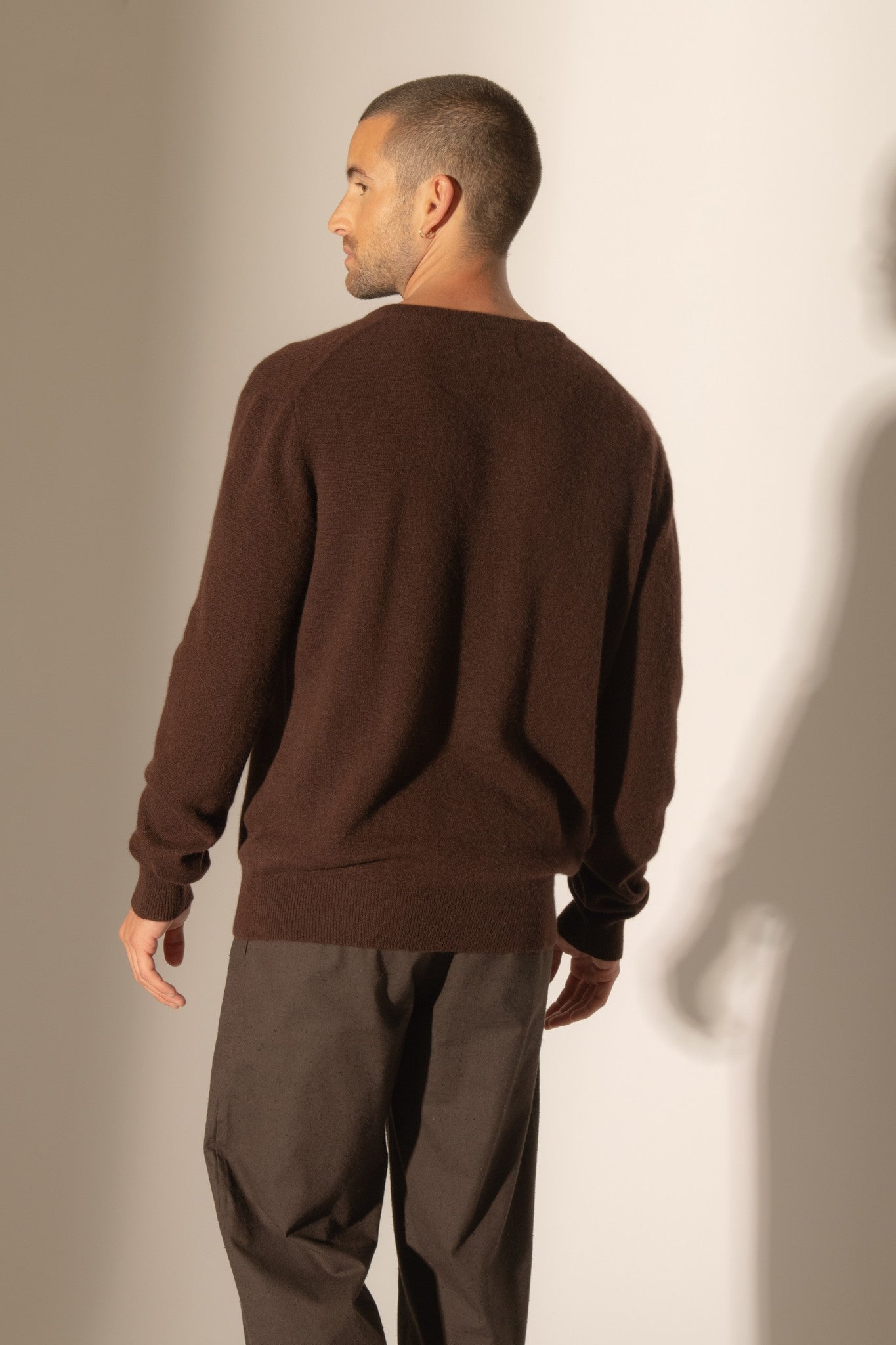 alexander pull col v choco 100% cachemire