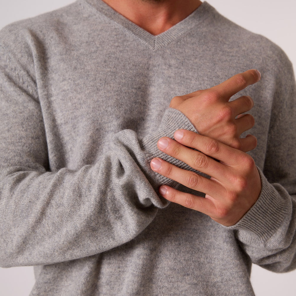 alexander pull col v gris chiné 100% cachemire