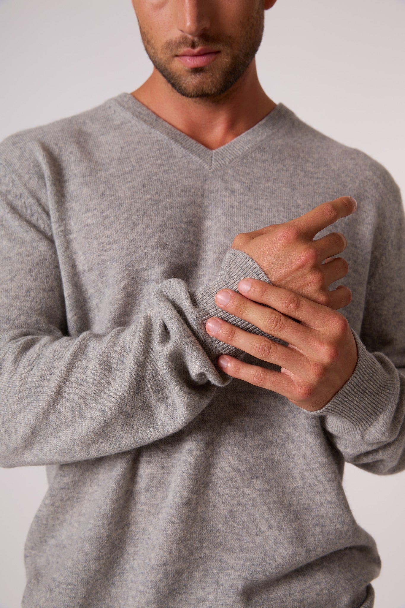 alexander pull col v gris chiné 100% cachemire