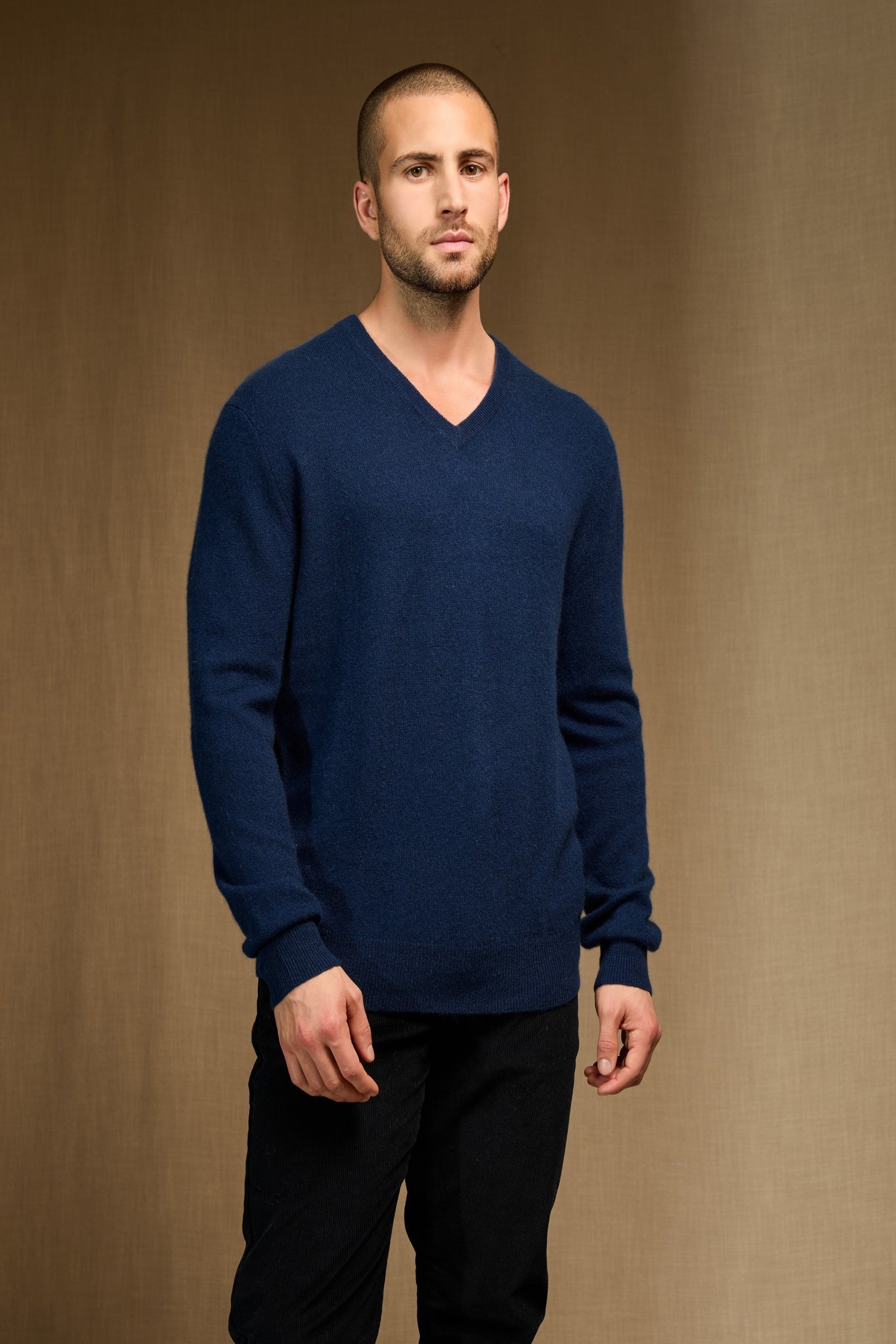 alexander pull col v minuit 100% cachemire