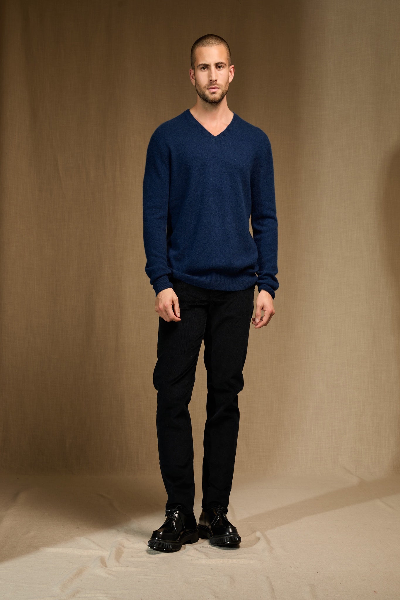 alexander pull col v minuit 100% cachemire