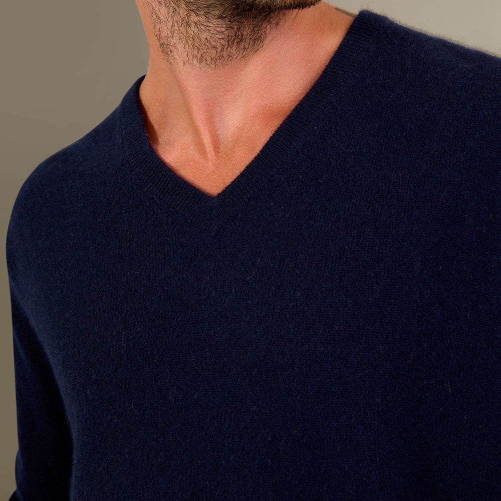 alexander pull col v navy 100% cachemire