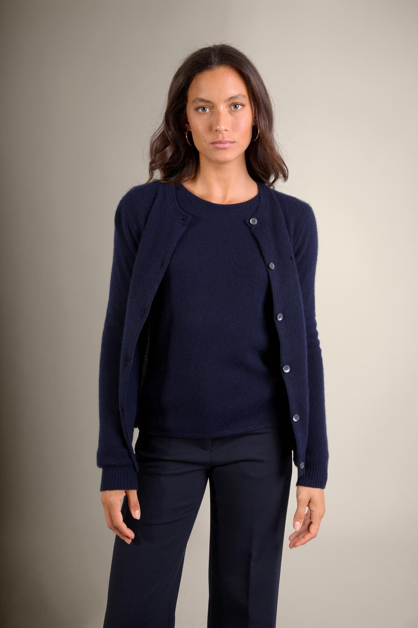 ALYA cardigan col rond 4 fils navy 100% cachemire