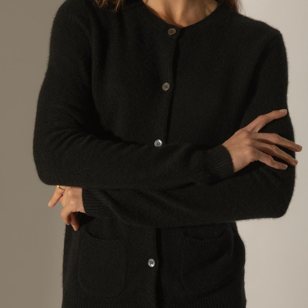 ALYA cardigan col rond 4 fils noir 100% cachemire