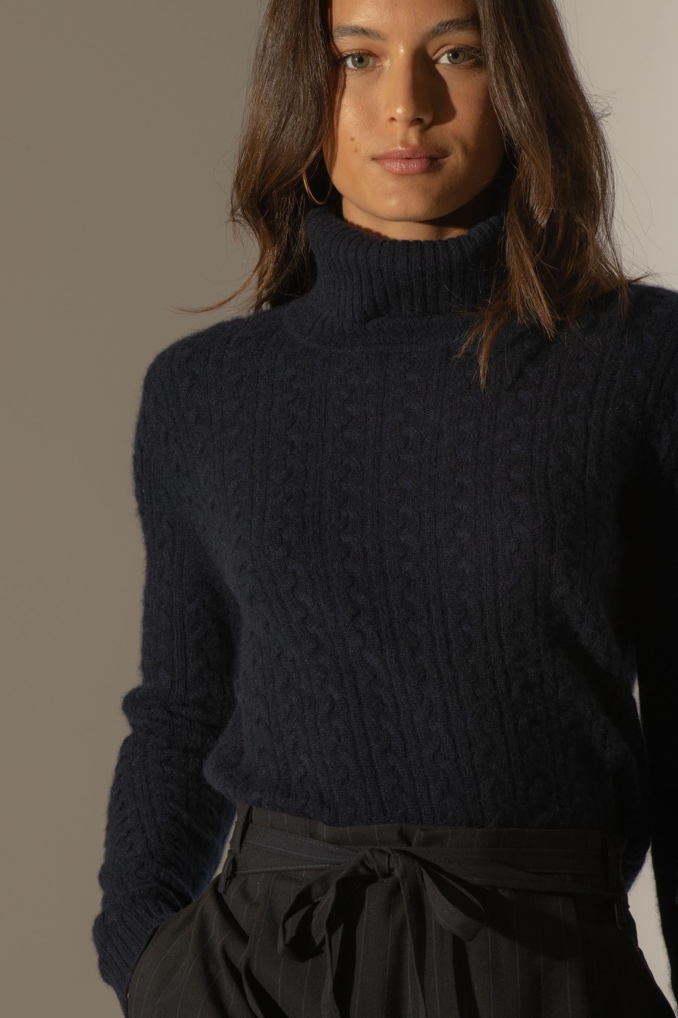 AMELIA pull col roulé 4 fils navy 100% cachemire