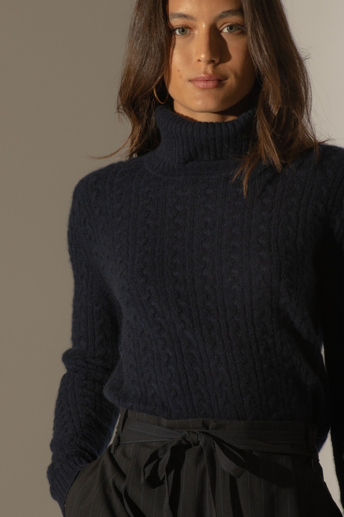 amelia pull col roulé 4 fils navy 100% cachemire