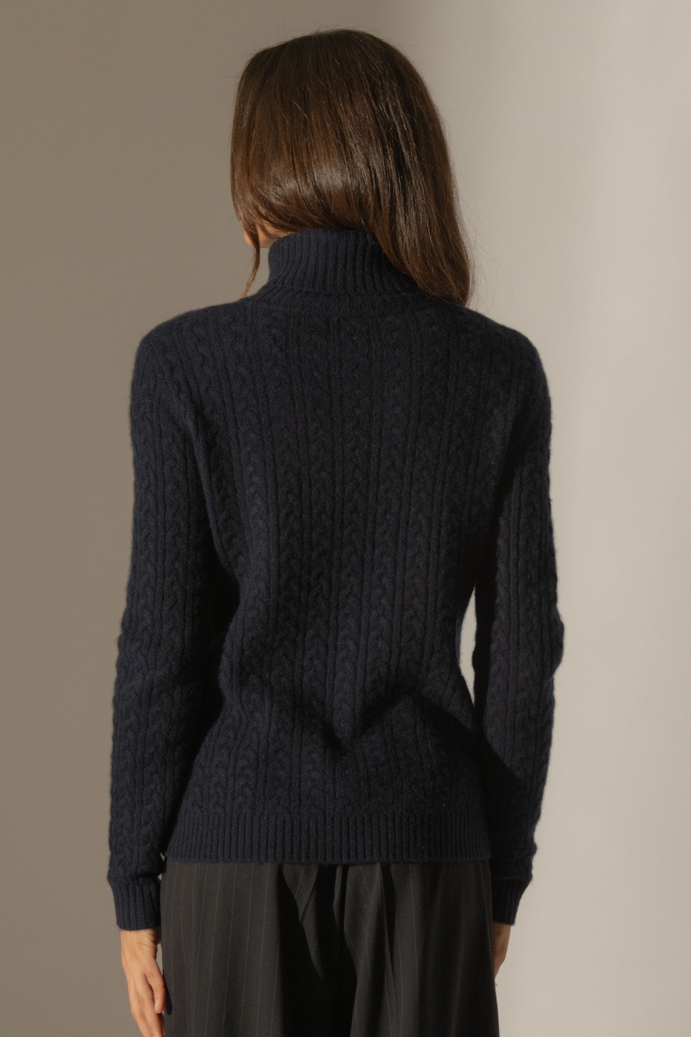 amelia pull col roulé 4 fils navy 100% cachemire