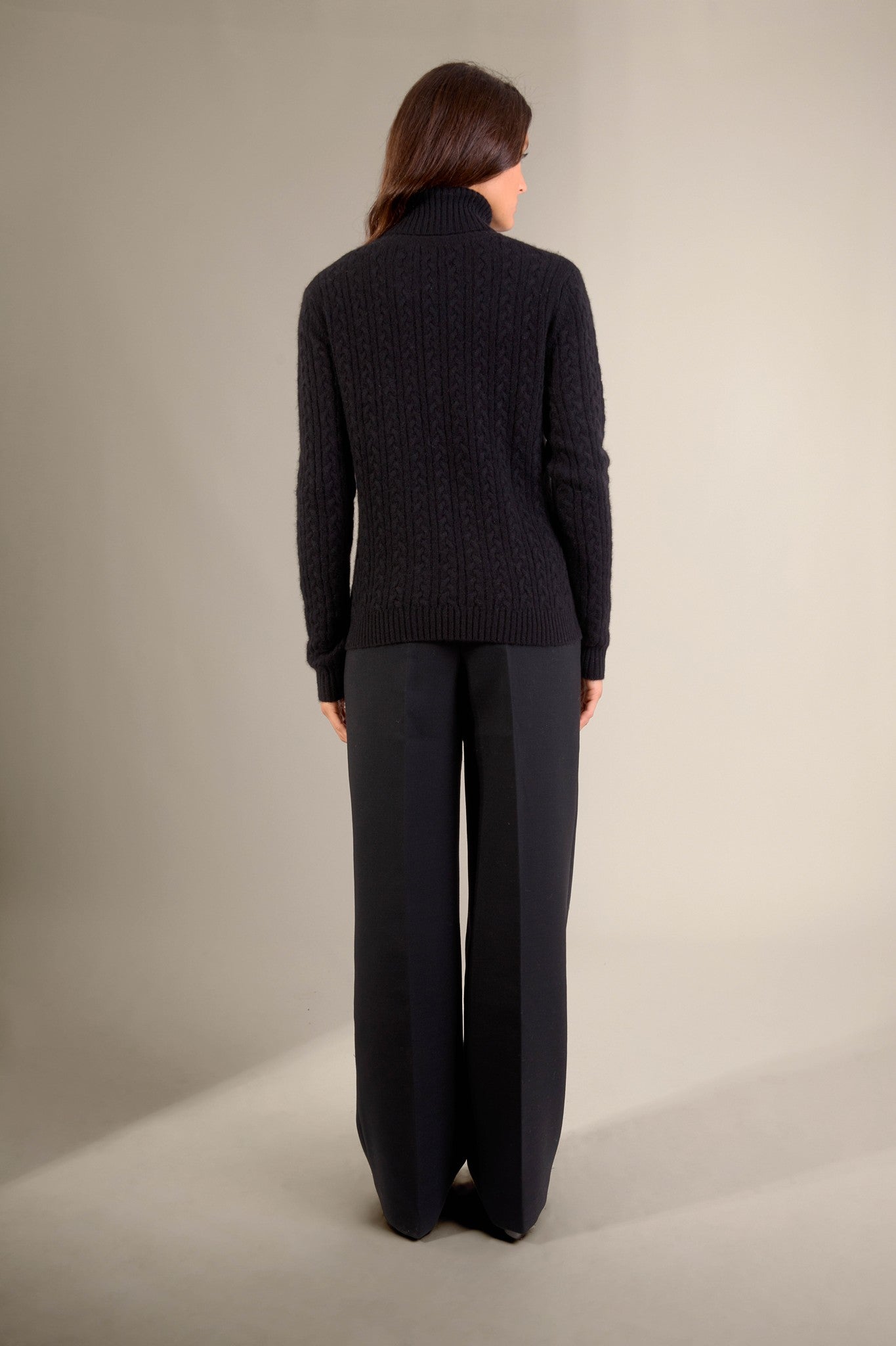 amelia pull col roulé 4 fils noir 100% cachemire