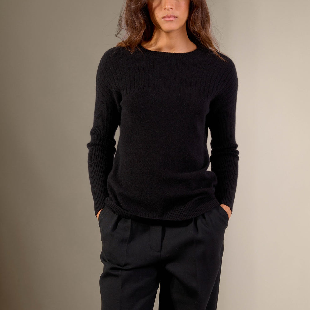 amvira pull col rond noir 100% cachemire