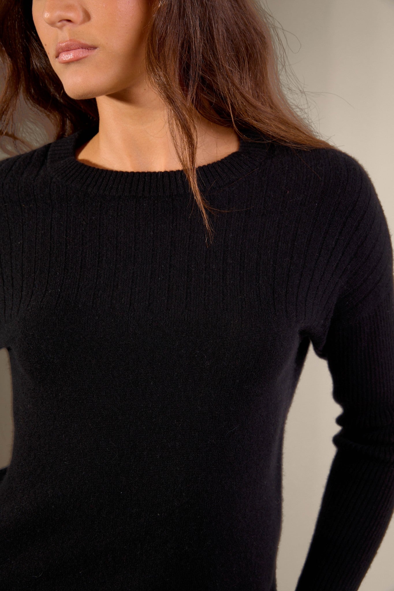 amvira pull col rond noir 100% cachemire