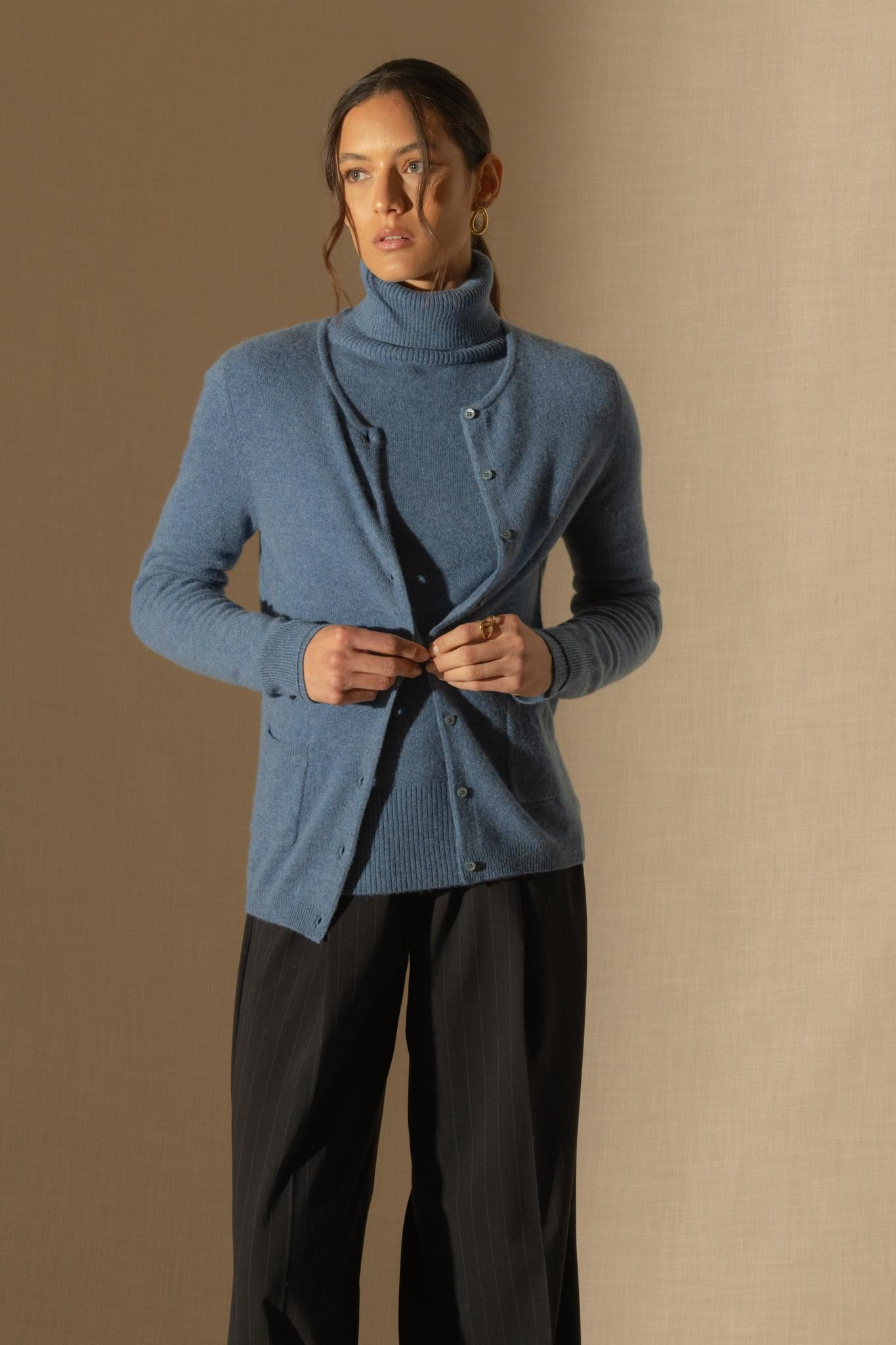 AMY cardigan col rond bleu denim 100% cachemire