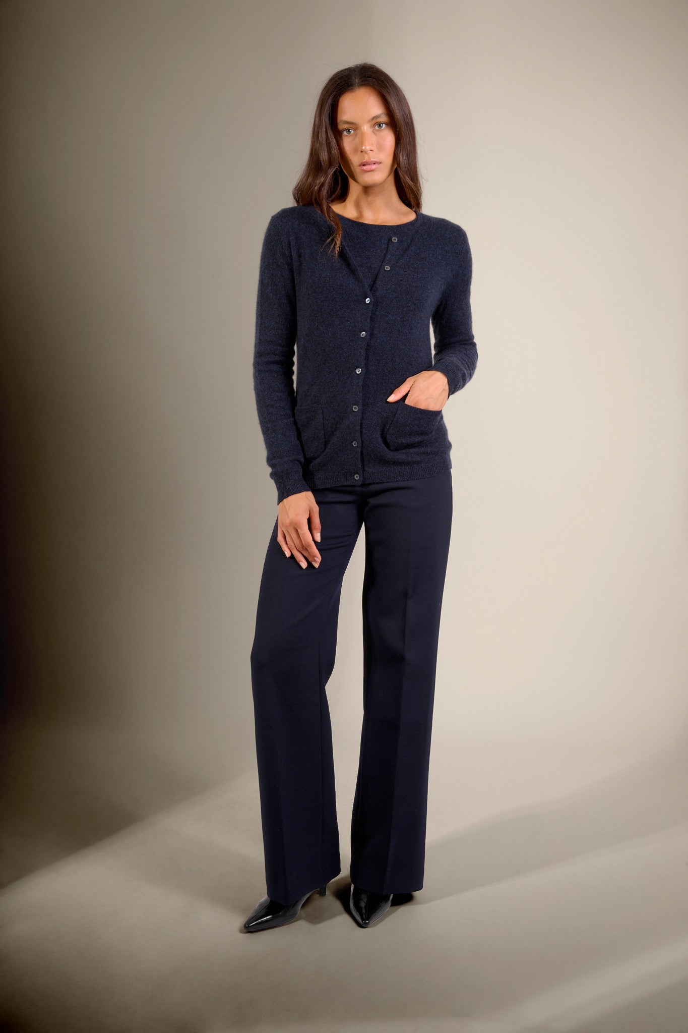 amy cardigan col rond caviar 100% cachemire