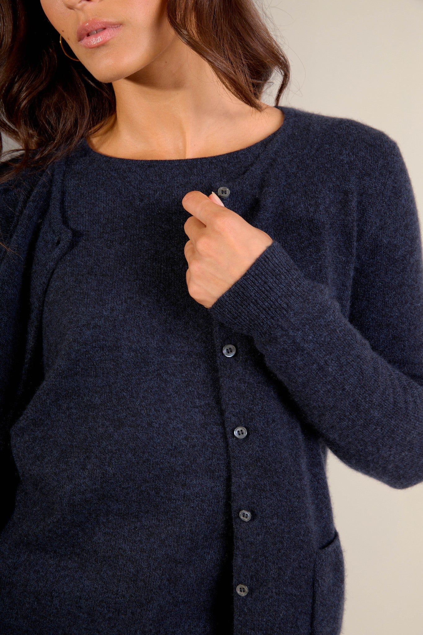 amy cardigan col rond caviar 100% cachemire