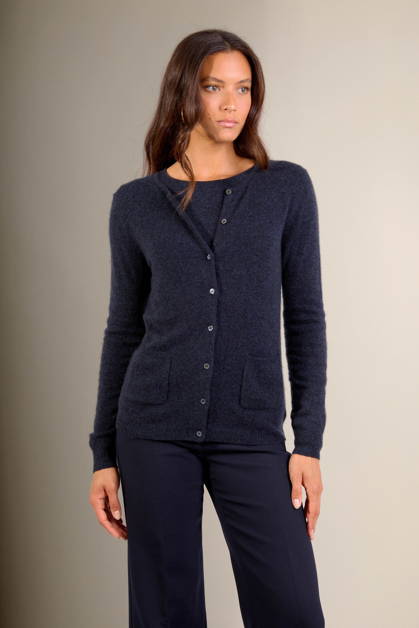 amy cardigan col rond caviar 100% cachemire