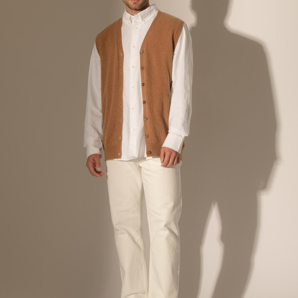 ARTHUR cardigan col v sans manches noisette 100% cachemire