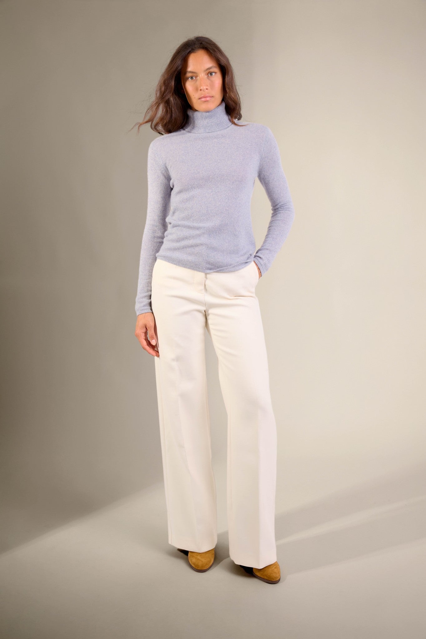 ashley pull col roulé bleu ivoire 100% cachemire