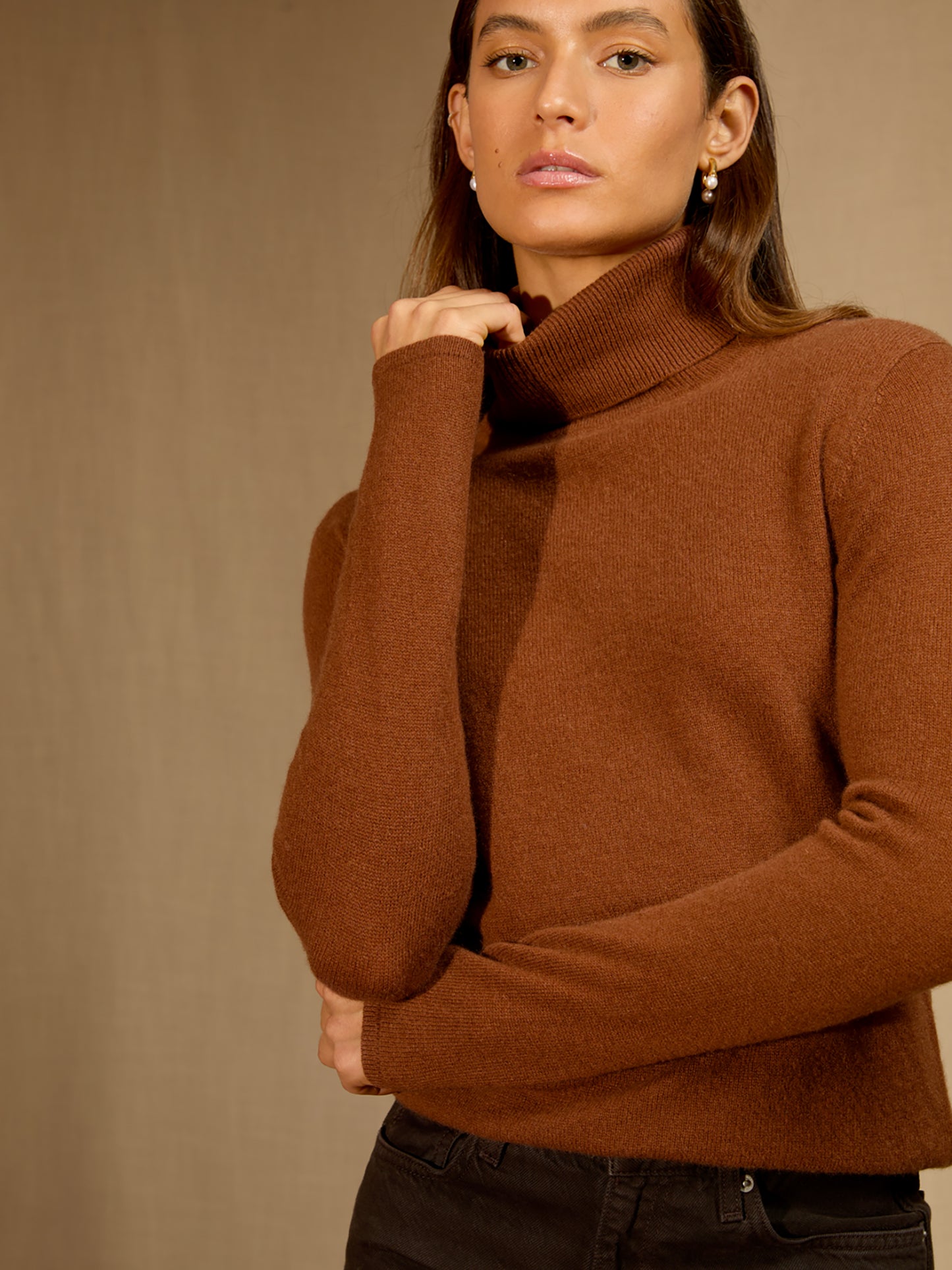 ASHLEY pull col roulé cannelle 100% cachemire