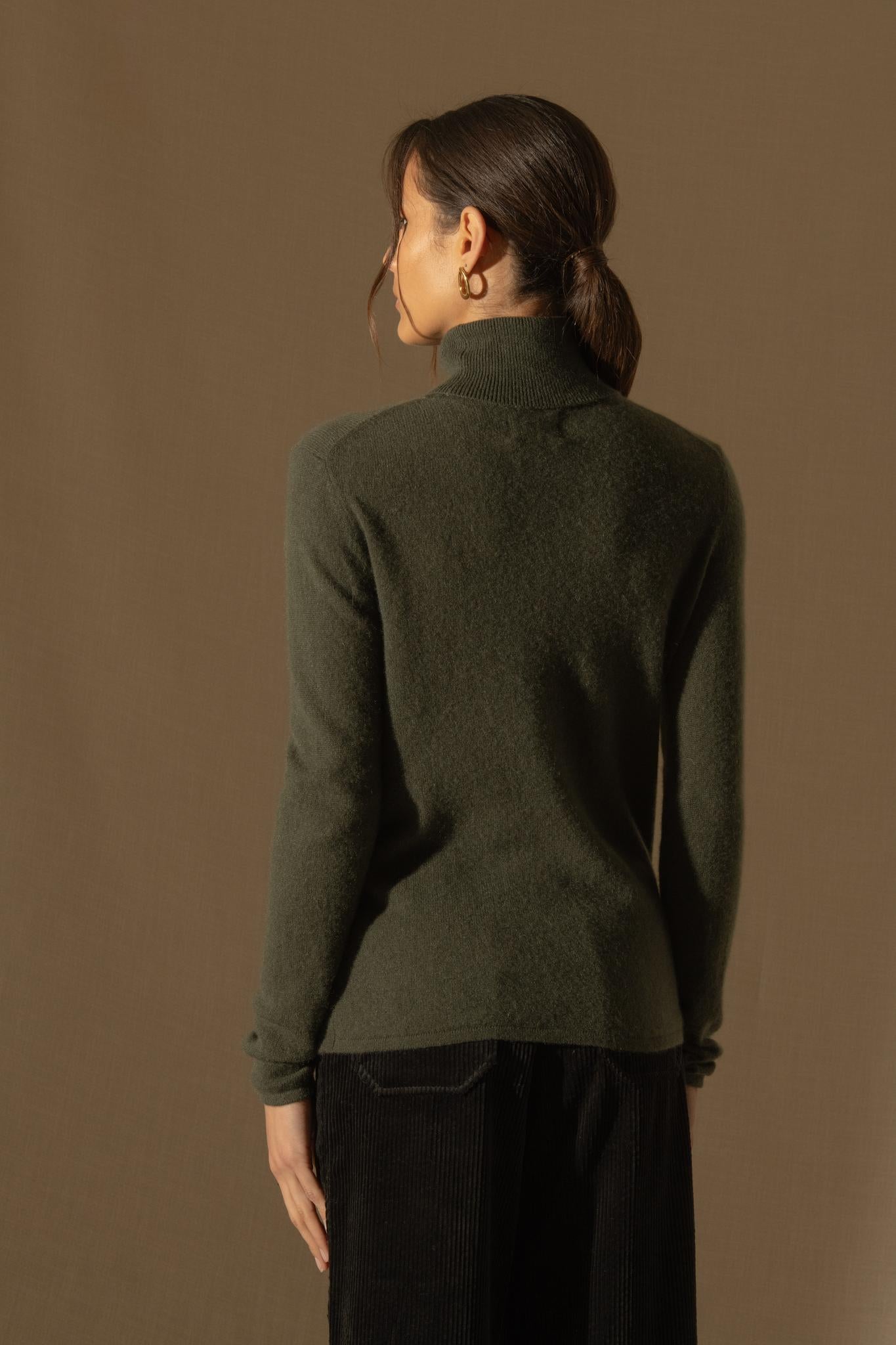 ASHLEY pull col roulé kaki 100% cachemire