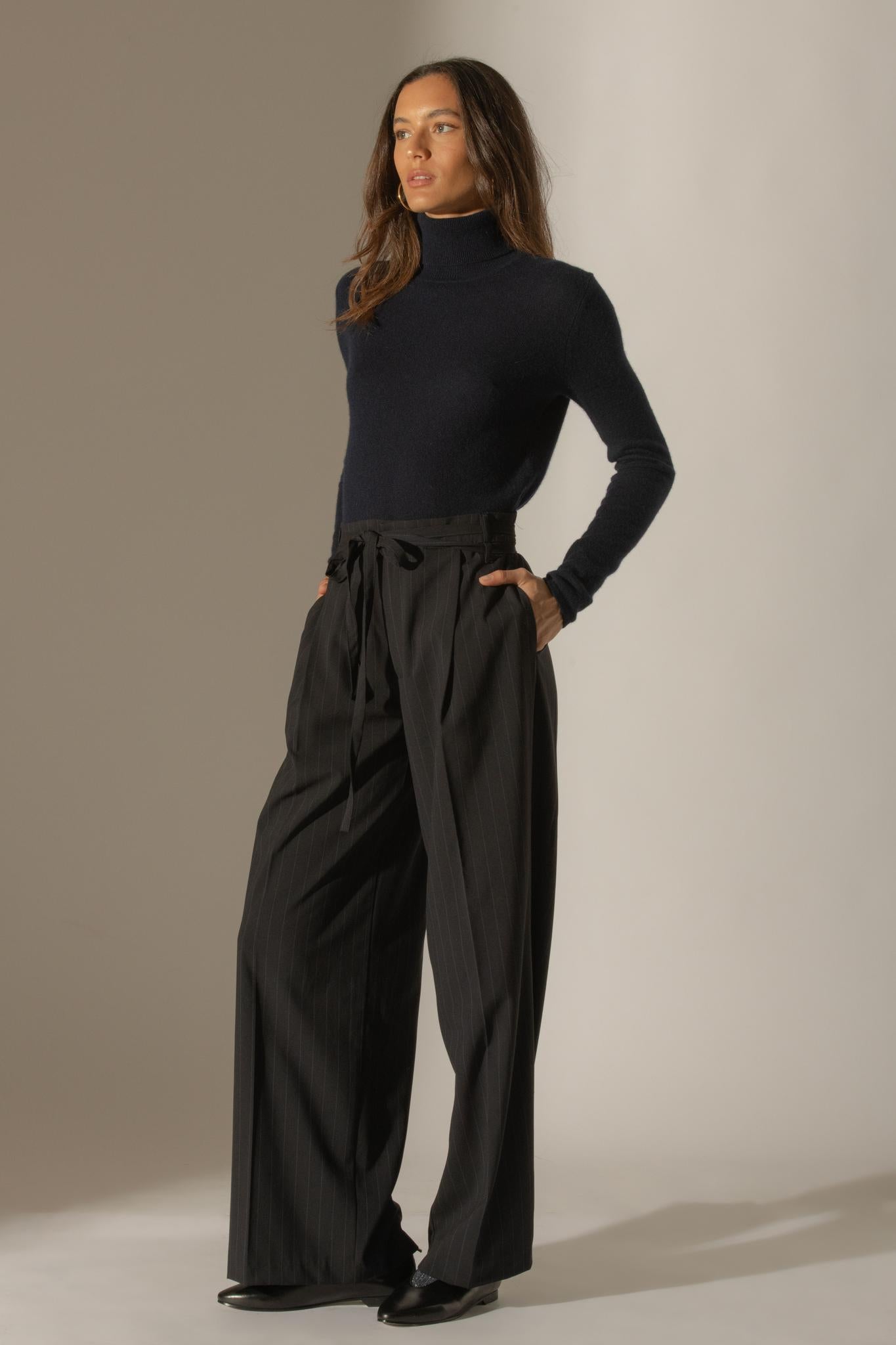 ASHLEY pull col roulé navy 100% cachemire