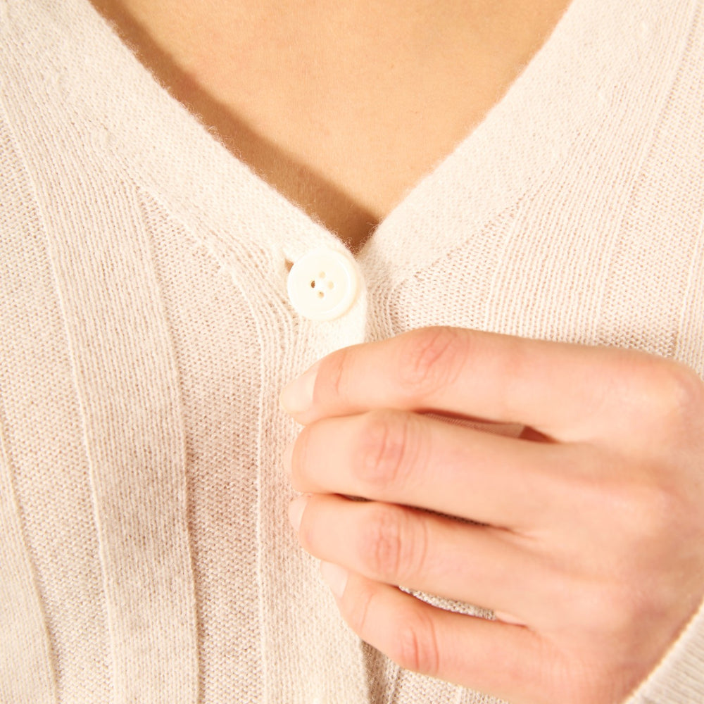 aurora cardigan col v ivoire 100% cachemire