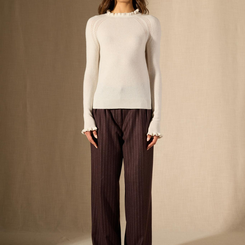 Arlenia pull col rond volant poignet et col ivoire 100% cachemire