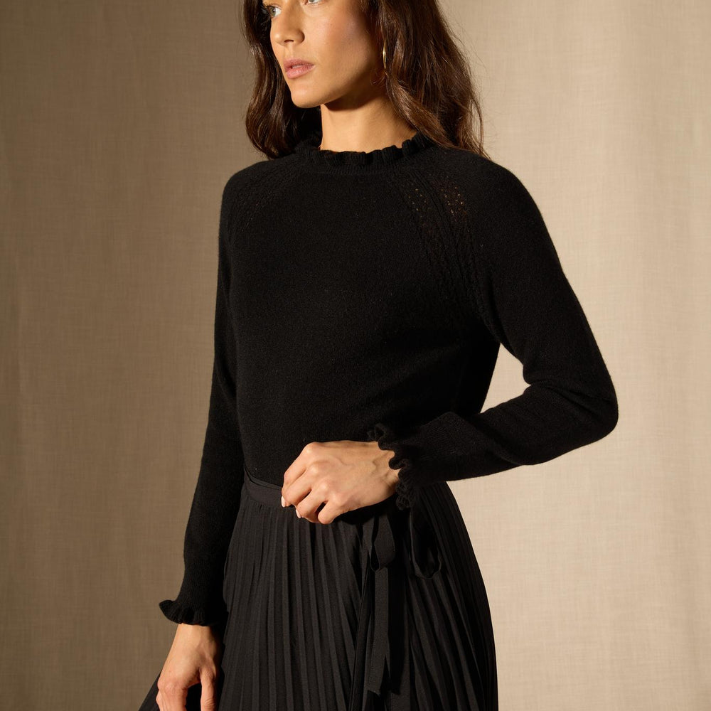 Arlenia pull col rond volant poignet et col noir 100% cachemire