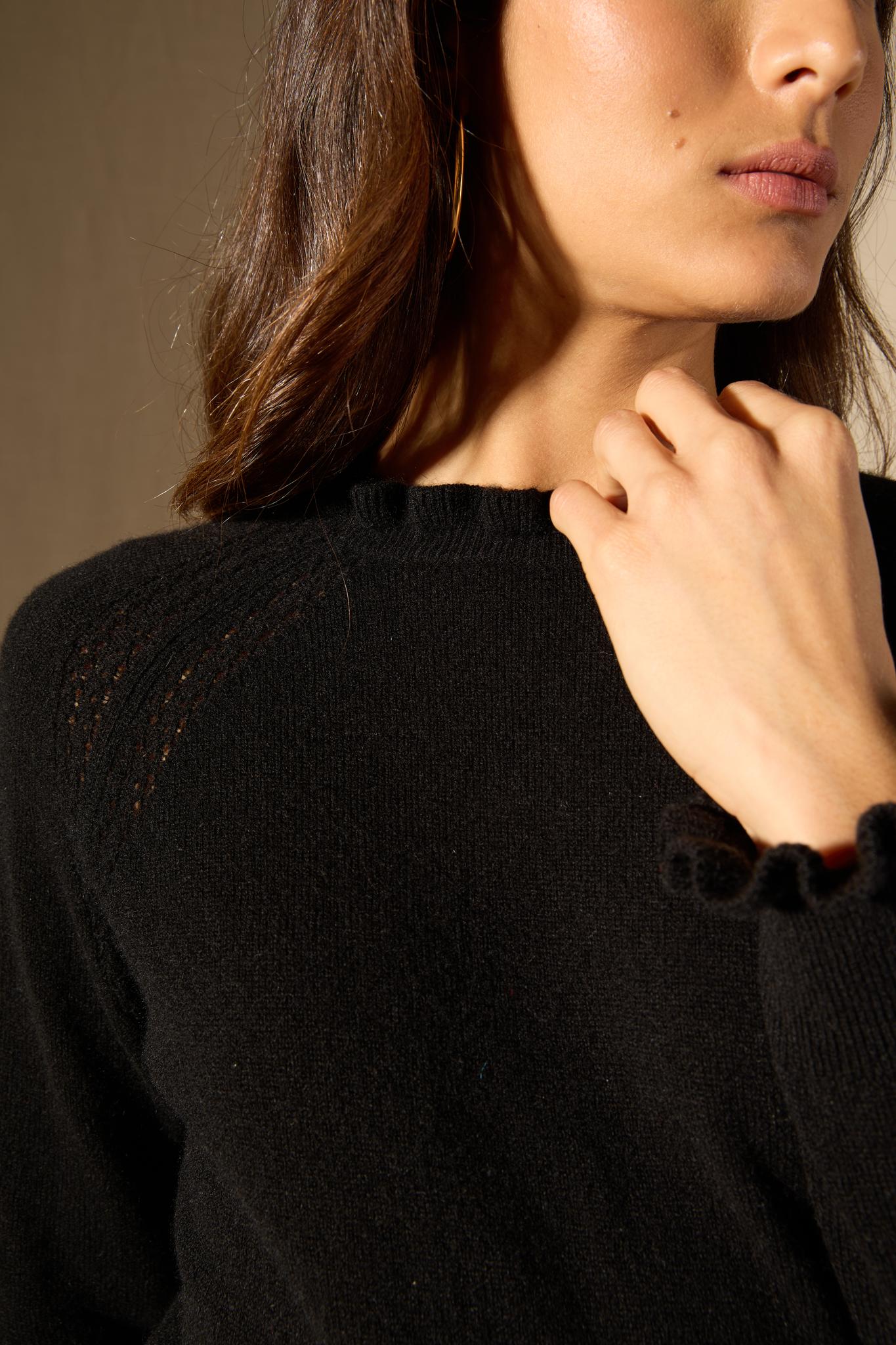 Arlenia pull col rond volant poignet et col noir 100% cachemire