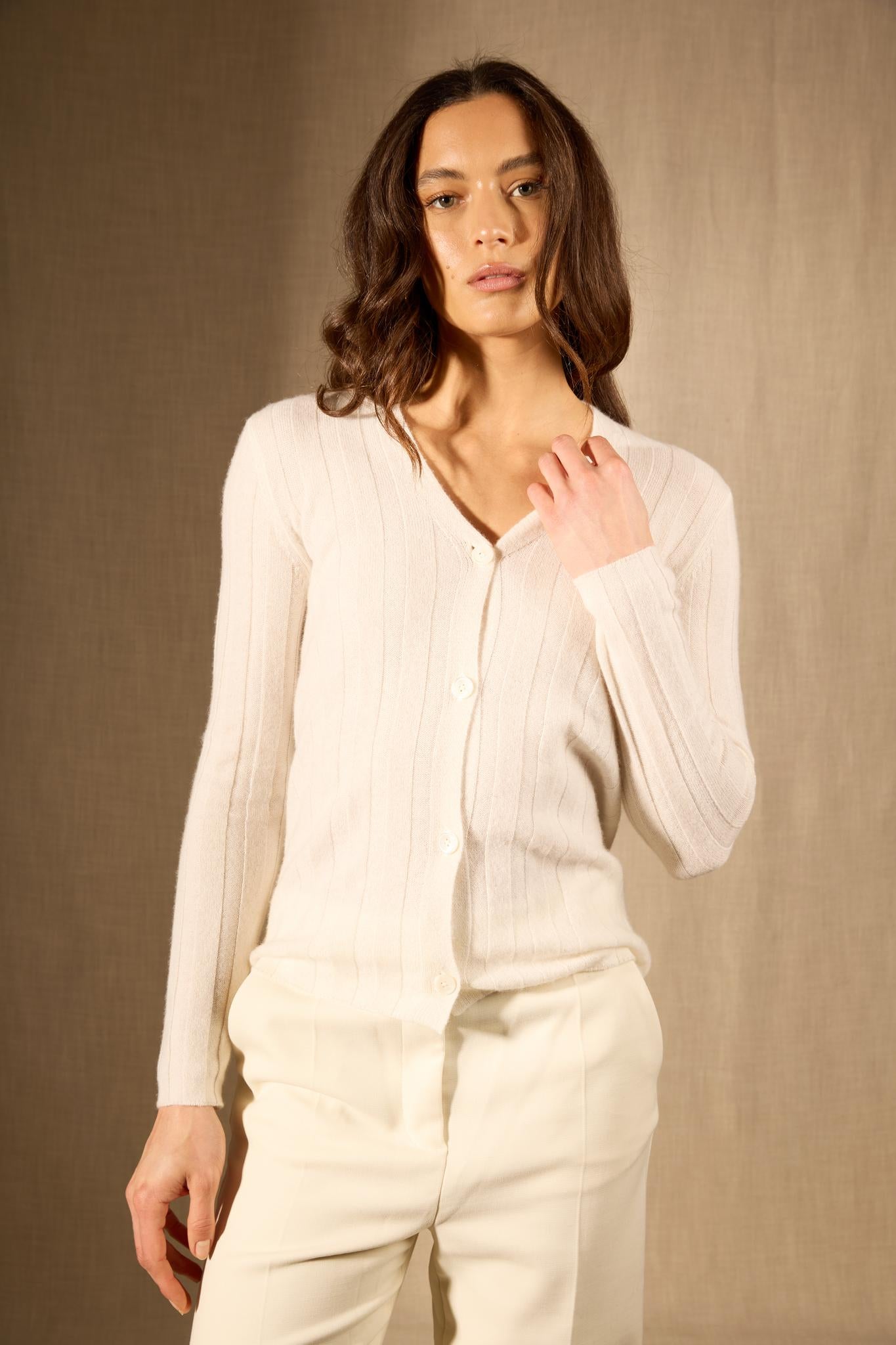 Aurora cardigan col v ivoire 100% cachemire