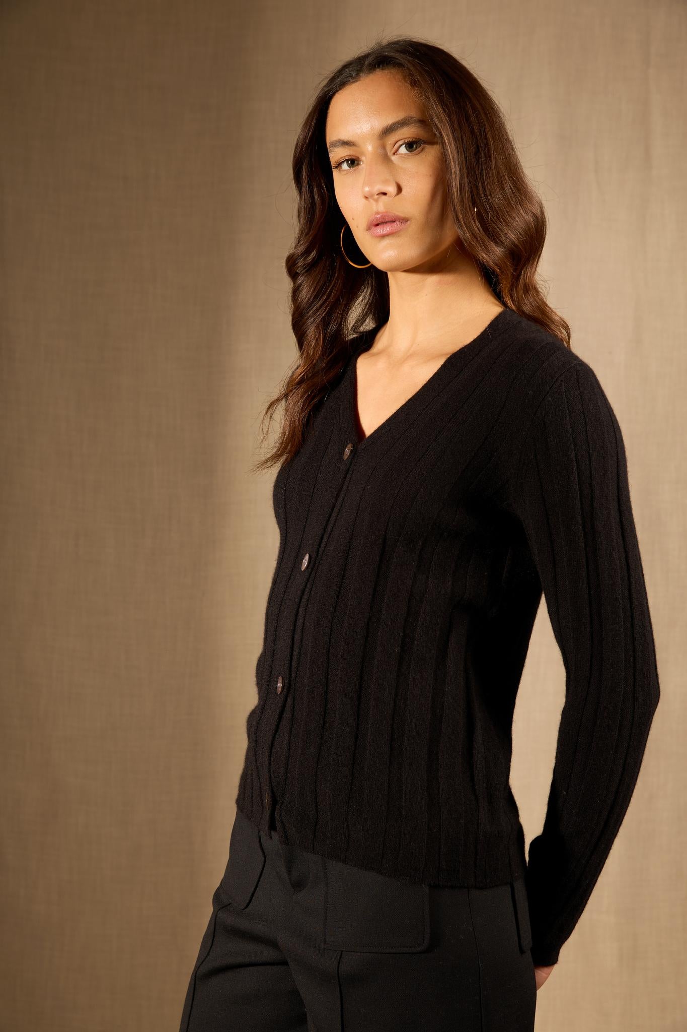 Aurora cardigan col v noir 100% cachemire
