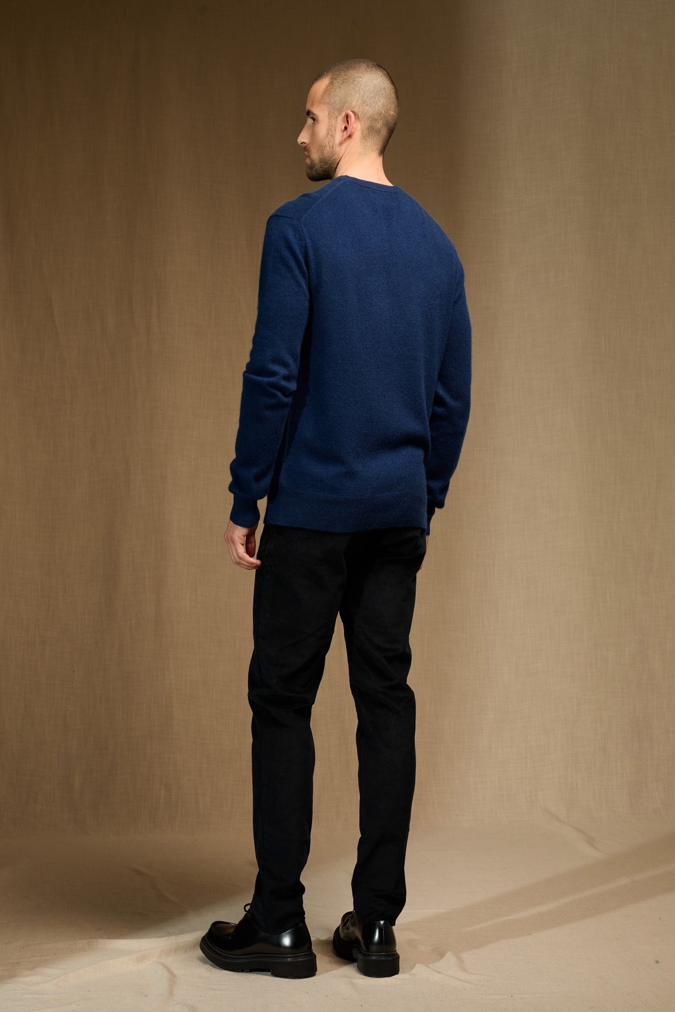 blake pull col rond minuit 100% cachemire