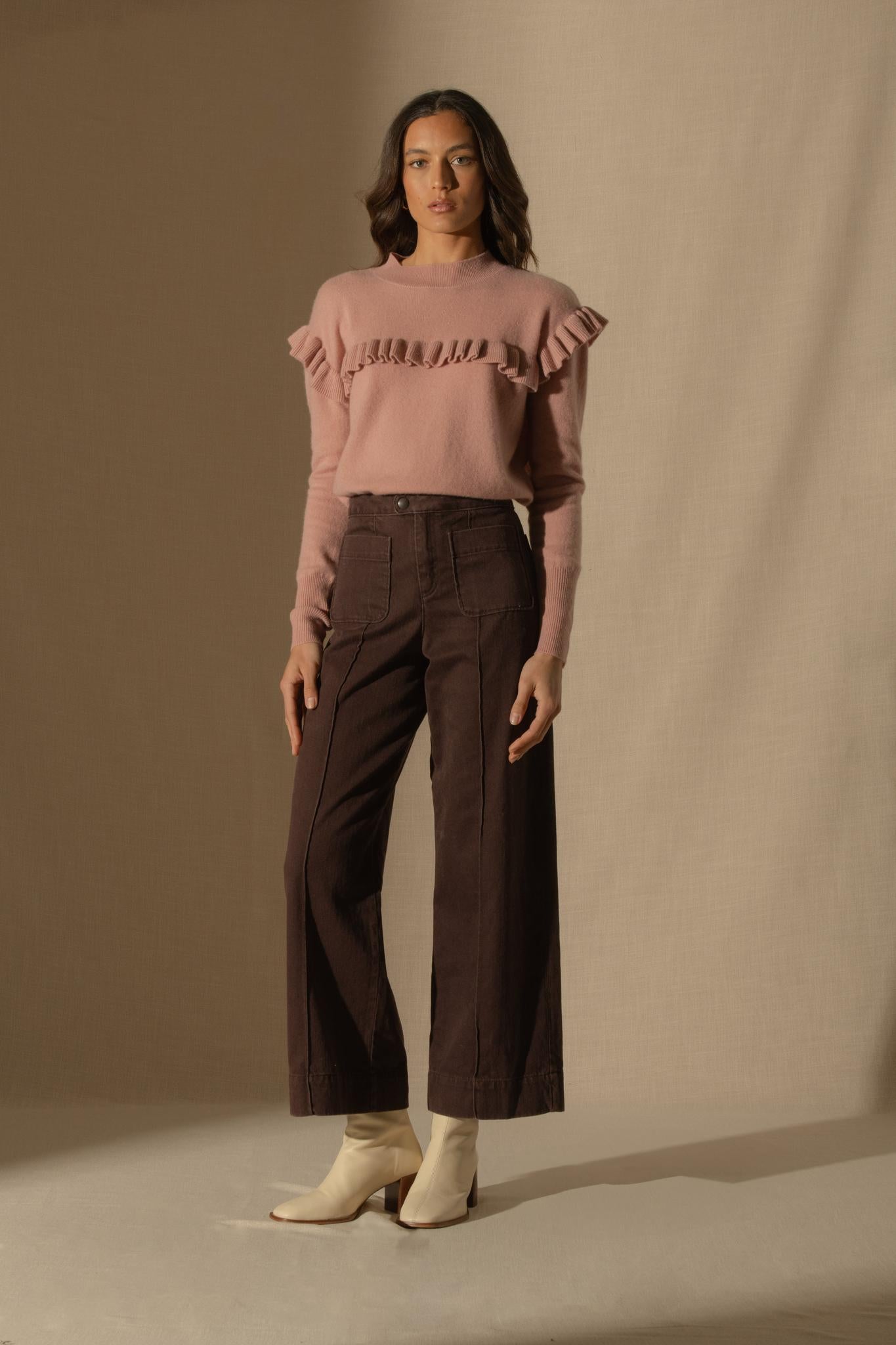 CADHLA pull col rond volants épaules et carrure bois de rose 100% cachemire