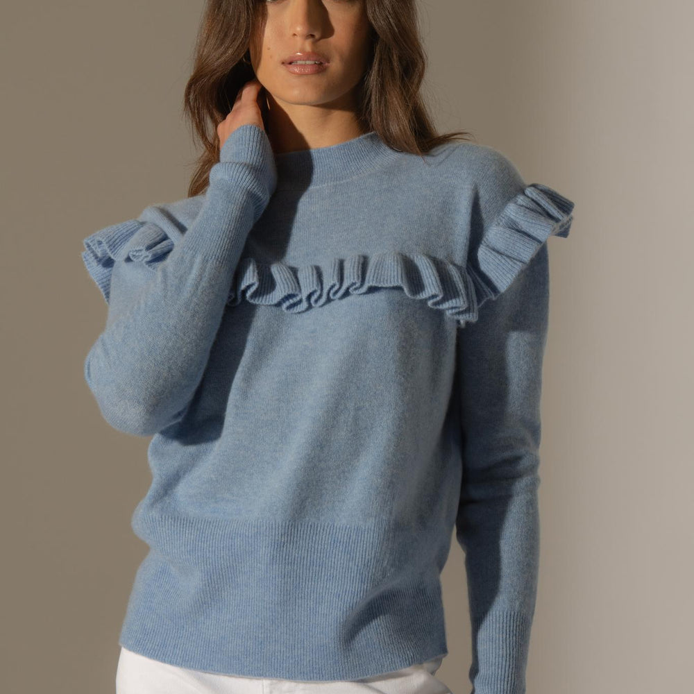CADHLA pull col rond volants épaules et carrure sky 100% cachemire