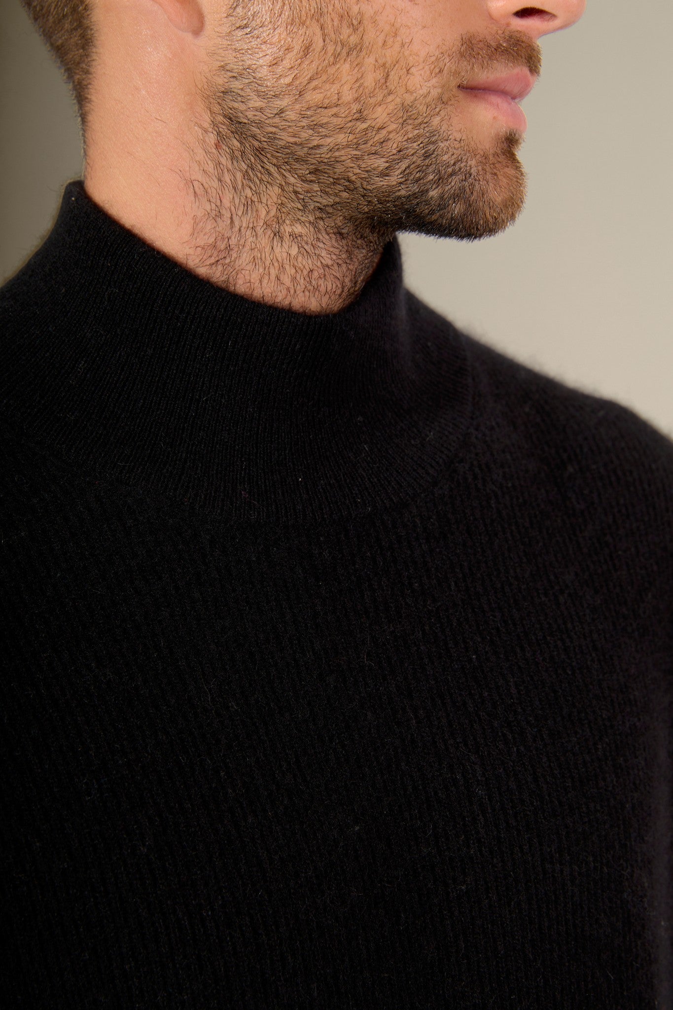 capri pull col montant noir 100% cachemire