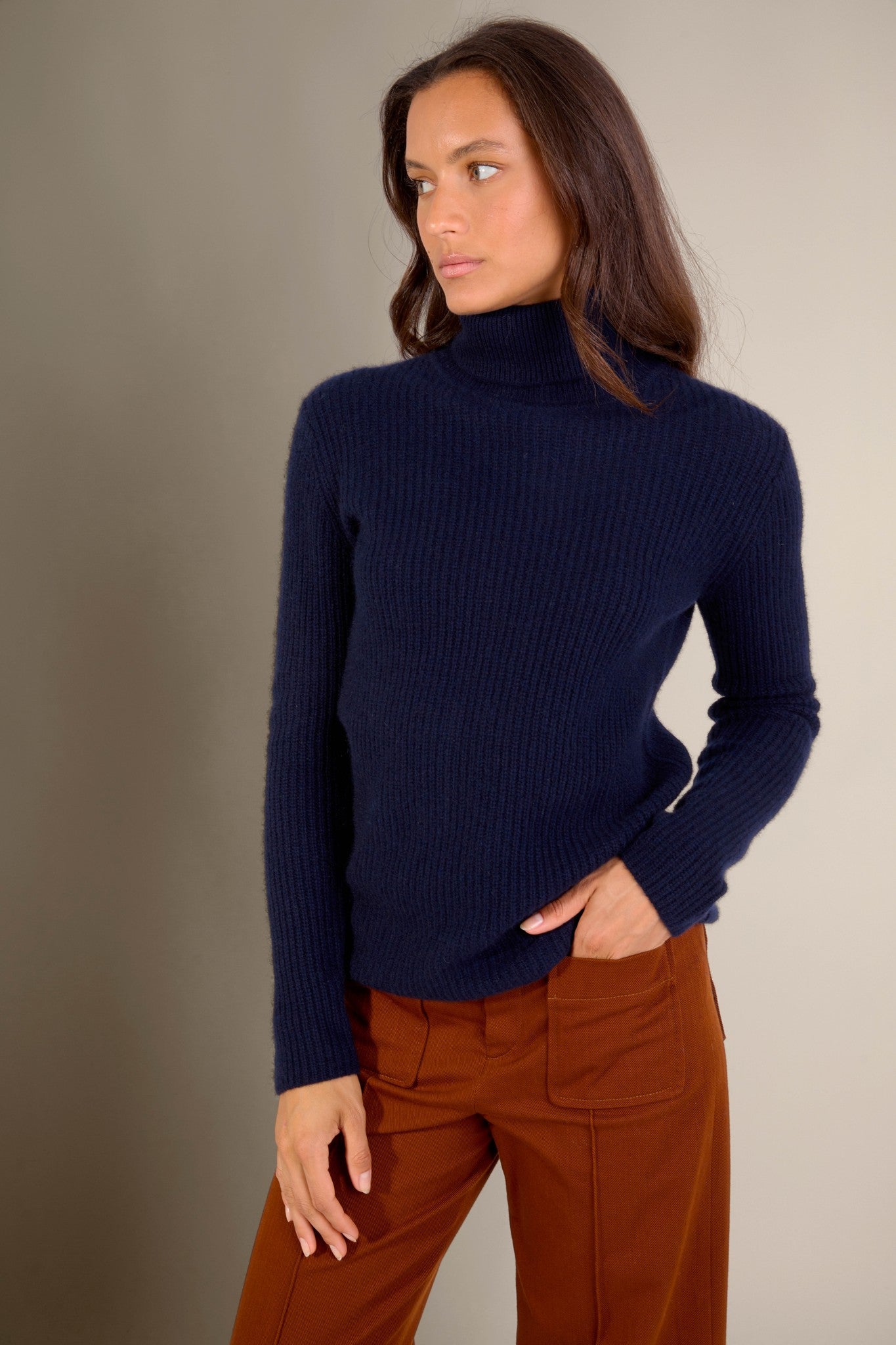 celeste pull col roulé 4 fils navy 100% cachemire