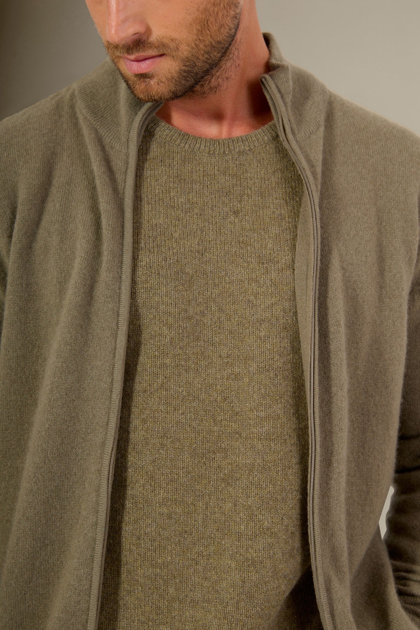 cody gilet zippé col montant army 100% cachemire