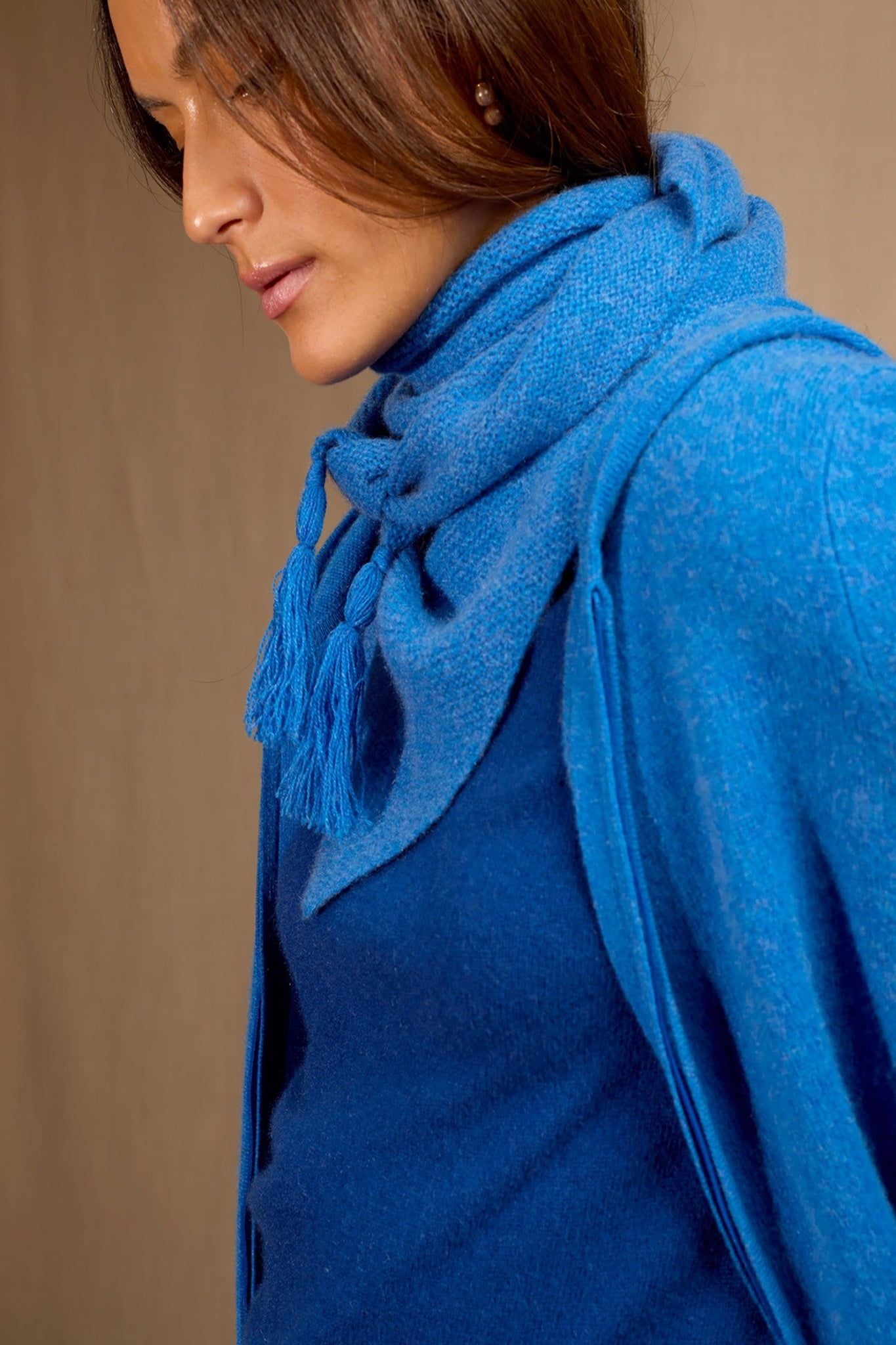 condeixa écharpe triangle avec franges 4 fils bleu électrique 100% cachemire