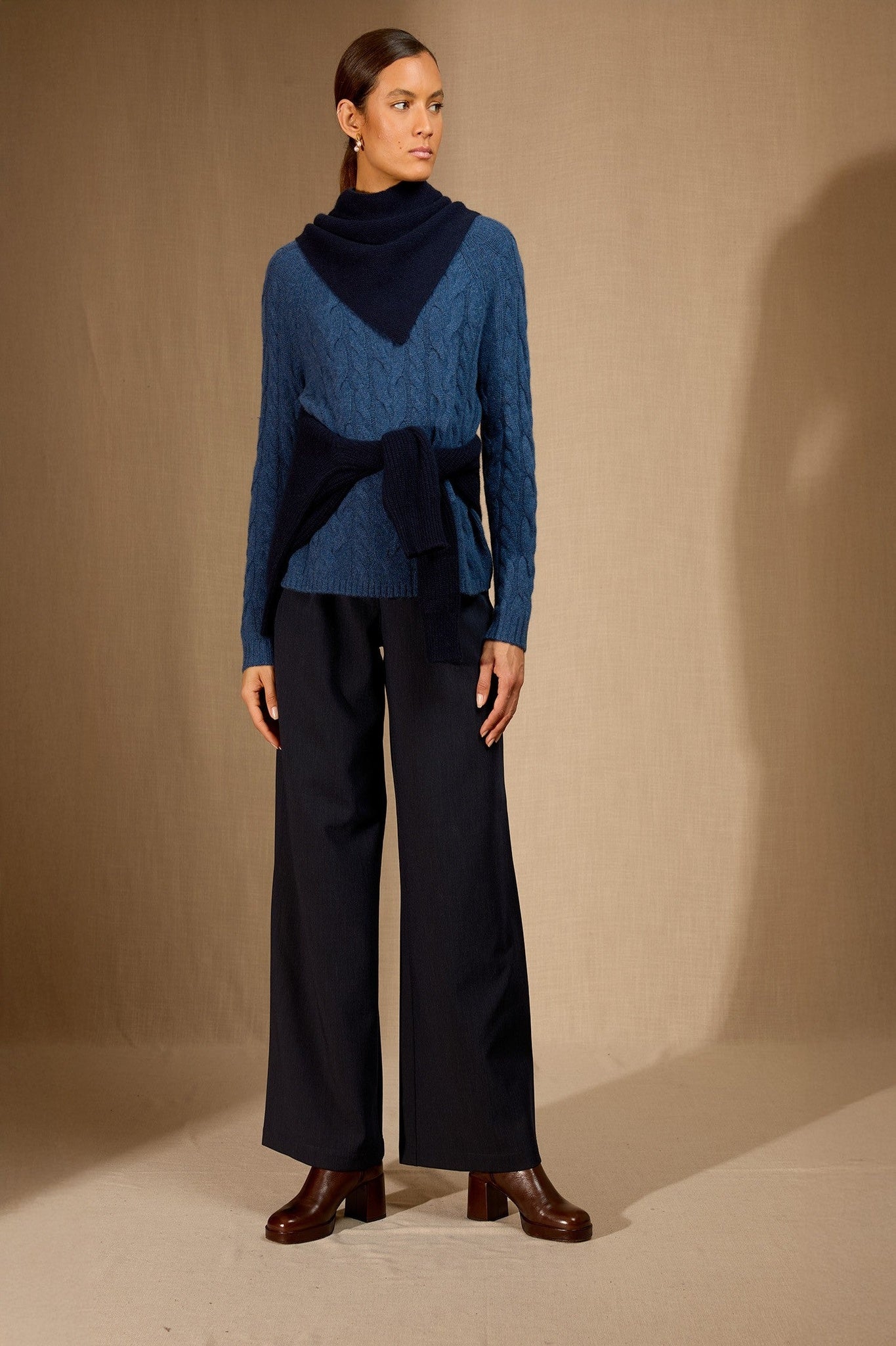 condeixa écharpe triangle avec franges 4 fils navy 100% cachemire